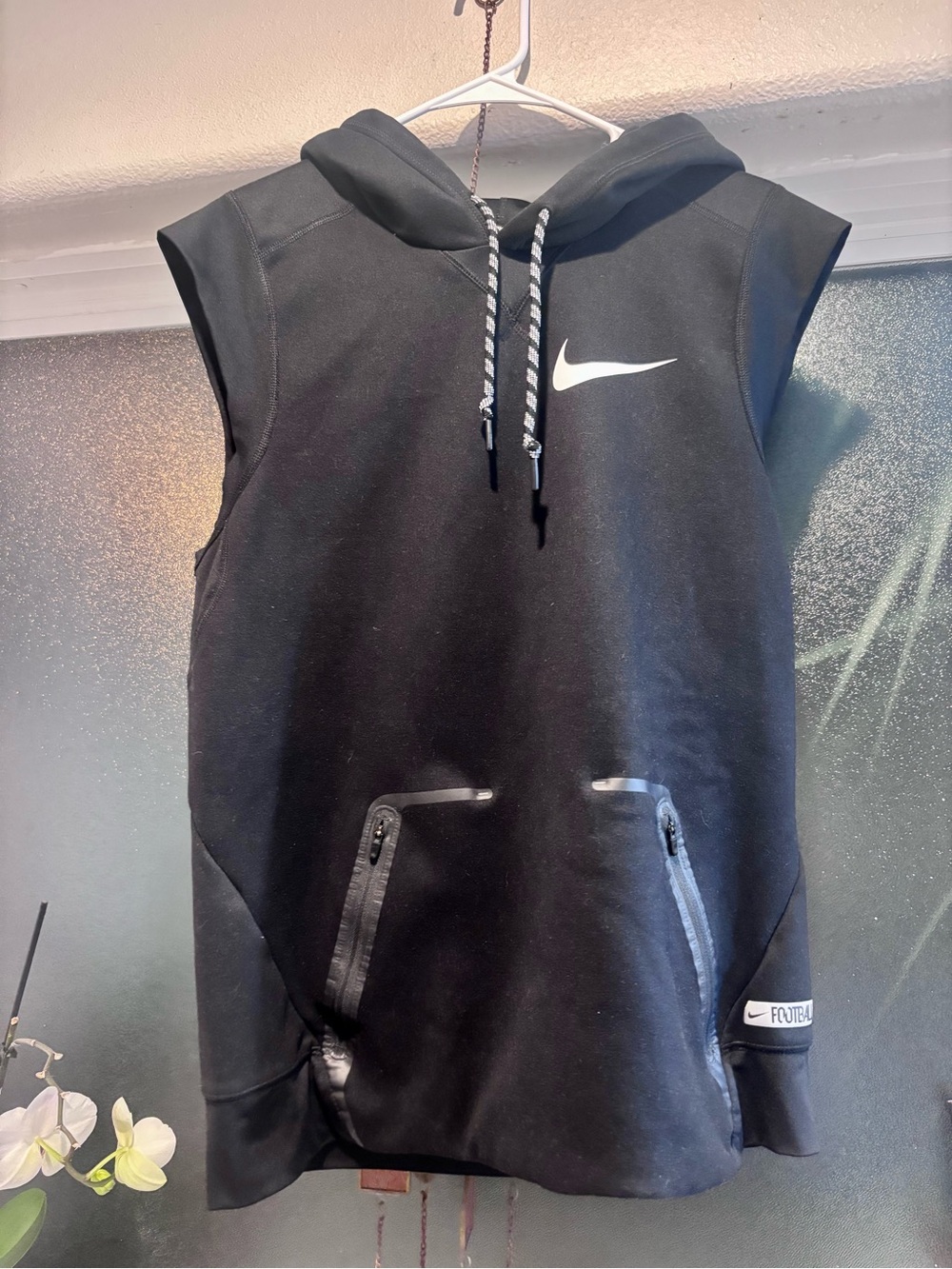Nike Black Men’s Sleeveless Zip-Up Hoodie with White Swoosh